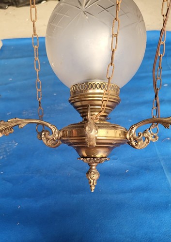 Antico elegante lampadario